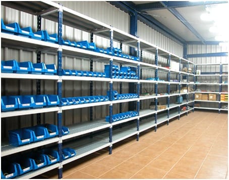 Bolt free shelving