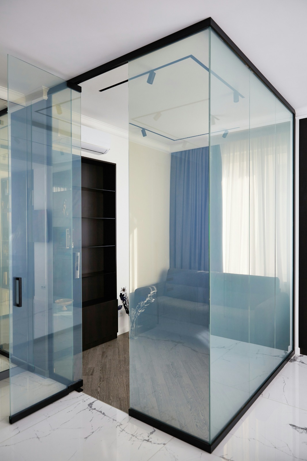 Glass partitions