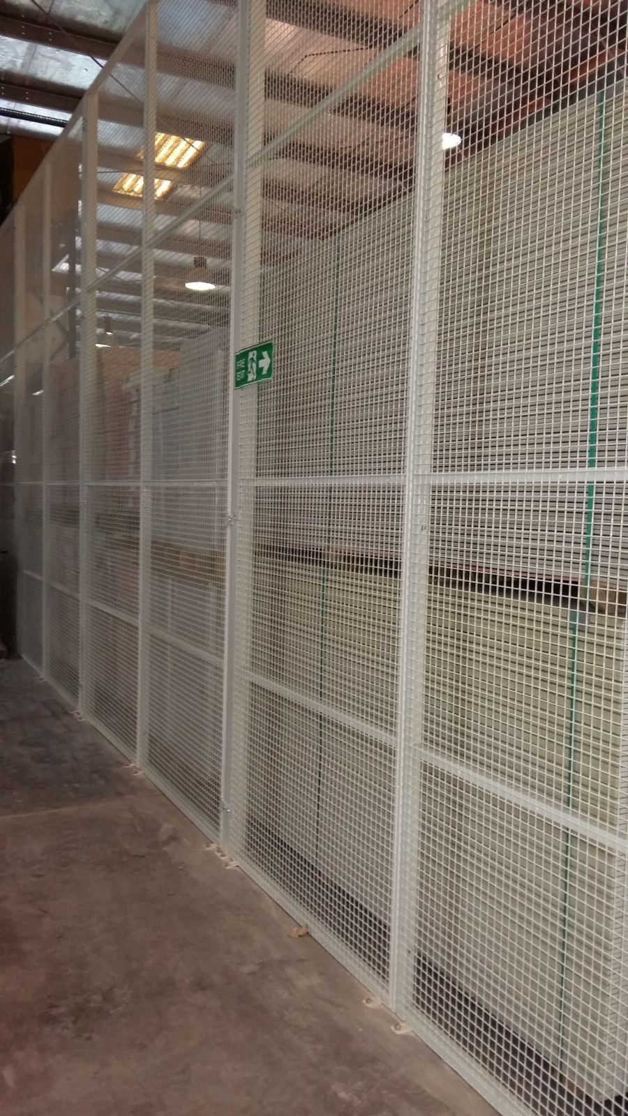 Wire mesh partition